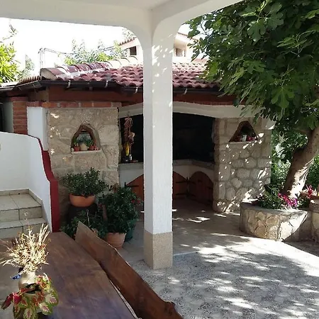 Apartment - Gornja 2016c Supetarska Draga