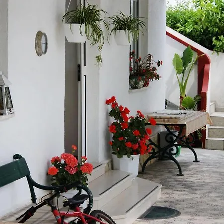 - Gornja 2016c Apartman Supetarska Draga