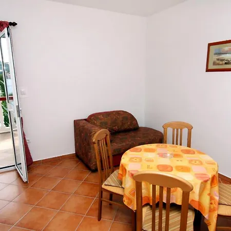 - Gornja 2016c Apartment