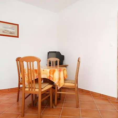 Apartment - Gornja 2016c Supetarska Draga