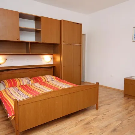 - Gornja 2016c Apartment