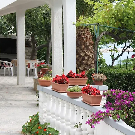 - Gornja 2016c Apartman Supetarska Draga