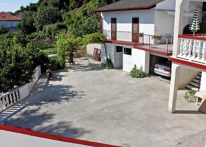 شقة - Gornja 2016c *